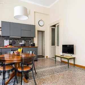 Flat-2 Min Walk The Cathedral! , Livorno Italia
